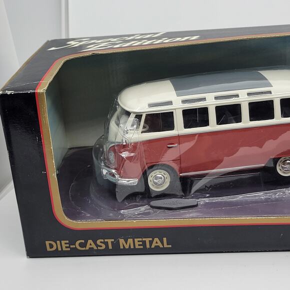 Maisto Road & Track Die Cast  Red Volkswagen Van Samba with VW Beetle New sealed - Picture 2 of 12